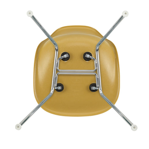 Cadeira Eames em Fibra de Vidro DSX / Base Cromada